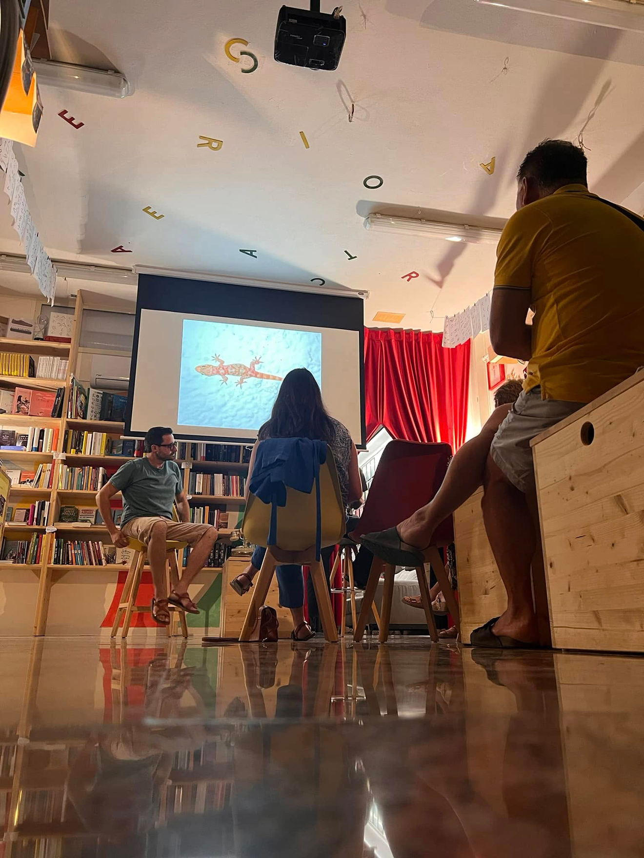 Un incontro nella libreria di Jepis Bottega