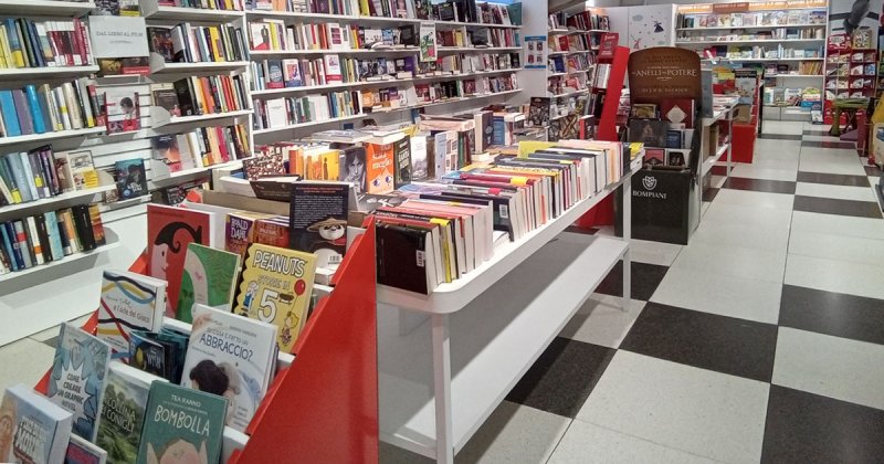 Alla scoperta dell'Arcadia Bookstore: libri, cinema e cultura a Melzo